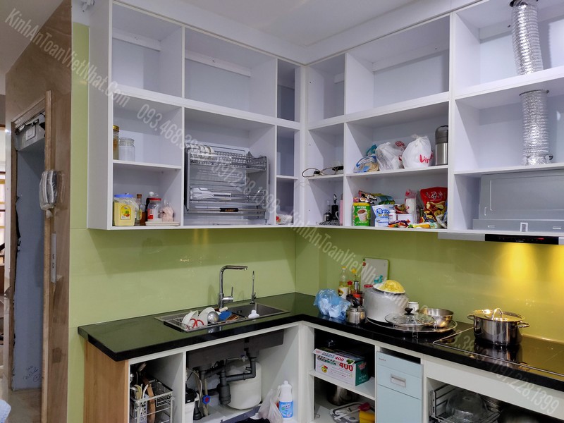 CTTB Kính Bếp Màu Kem Kim Sa tại Bồ Đề - Long Biên