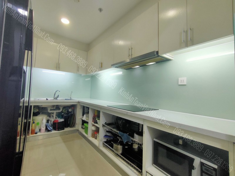 CTTB Kính Bếp Màu Trắng Sữa tại Bưởi - Tây Hồ