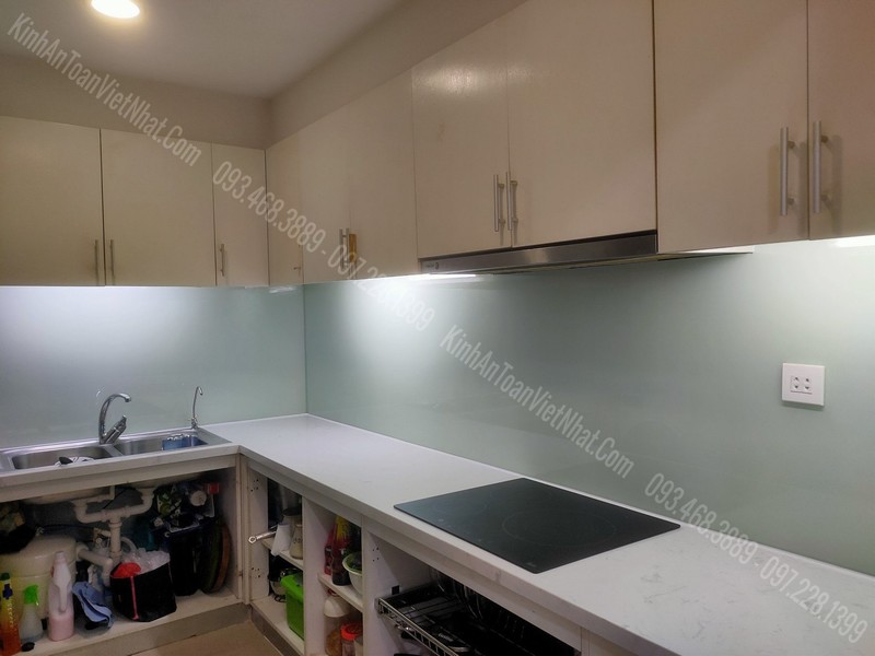 CTTB Kính Bếp Màu Trắng Sữa tại Bưởi - Tây Hồ