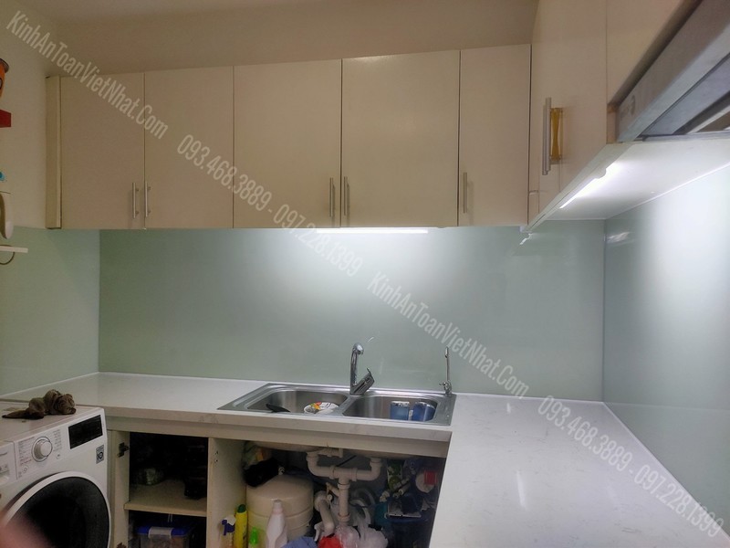 CTTB Kính Bếp Màu Trắng Sữa tại Bưởi - Tây Hồ