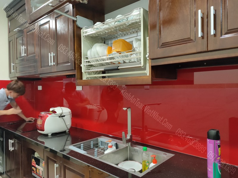 CTTB Kính Bếp Màu Đỏ Tươi tại Hạ Đình - Thanh Xuân