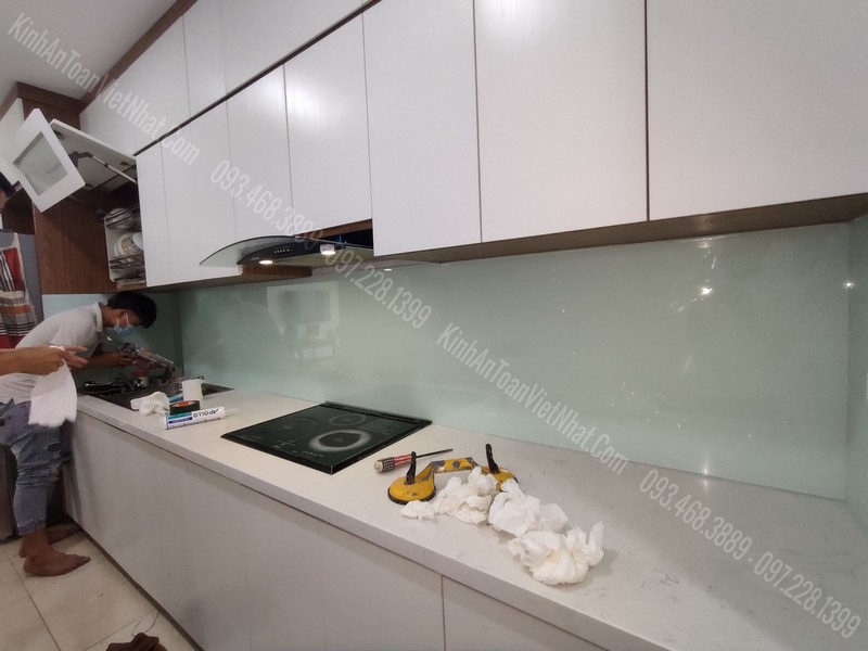 CTTB Kính Bếp Trắng Sữa Kim Sa tại Dịch Vọng Hậu - Cầu Giấy