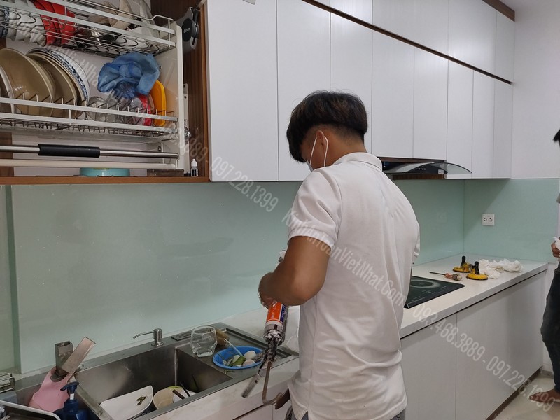 CTTB Kính Bếp Trắng Sữa Kim Sa tại Dịch Vọng Hậu - Cầu Giấy