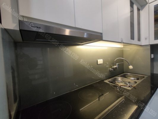 CTTB Kính Bếp Màu Nhũ Thiếc tại Dịch Vọng - Cầu Giấy