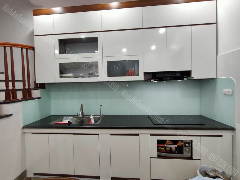 CTTB Kính Bếp Màu Trắng Sữa tại Hàng Bột - Đống Đa