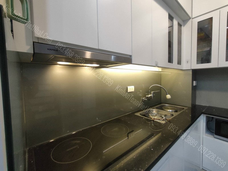 CTTB Kính Bếp Màu Nhũ Thiếc tại Dịch Vọng - Cầu Giấy