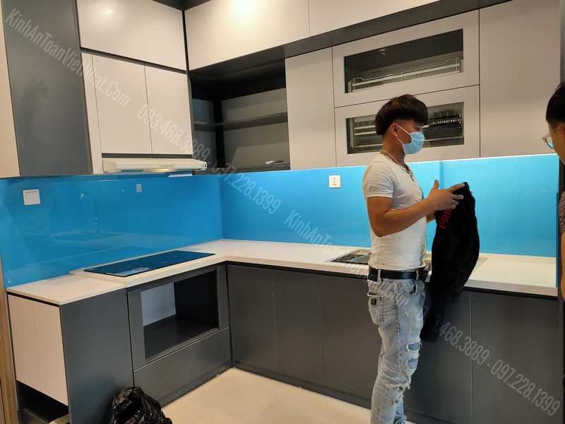 CTTB Kính Bếp Màu Xanh Dương Kim Sa tại Điện Biên - Ba Đình