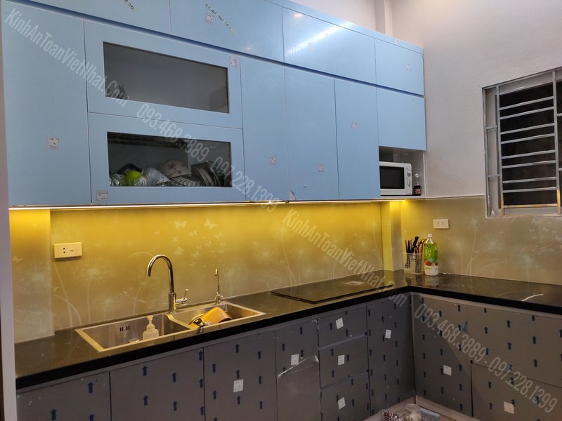 CTTB Kính Ốp Bếp 3D tại Cự Khối - Long Biên