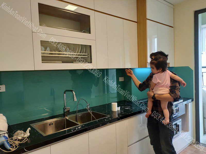 CTTB Kính Ốp Bếp Xanh Ngọc lắp đặt tại Phúc Tân - Hoàn Kiếm