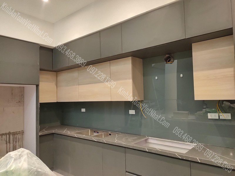 CTTB Kính Ốp Bếp Màu Ghi lắp đặt tại Phúc Xá - Ba Đình