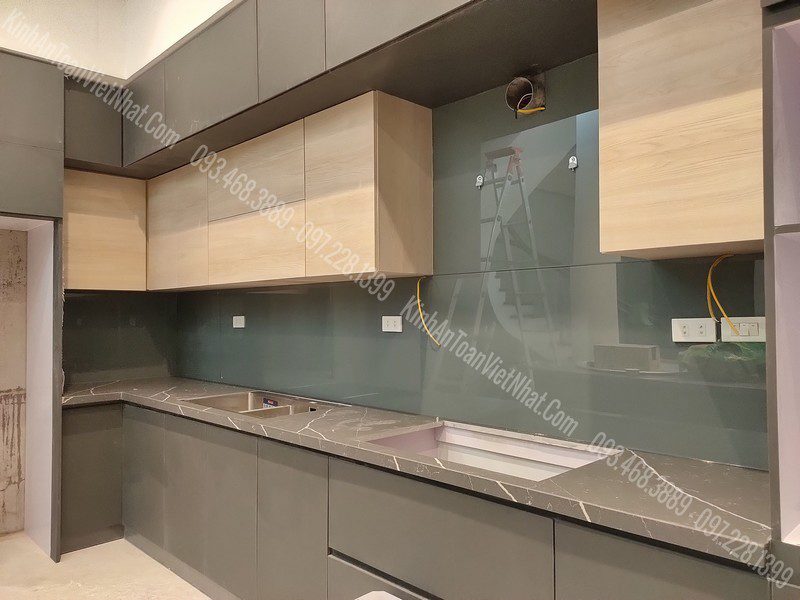 CTTB Kính Ốp Bếp Màu Ghi lắp đặt tại Phúc Xá - Ba Đình