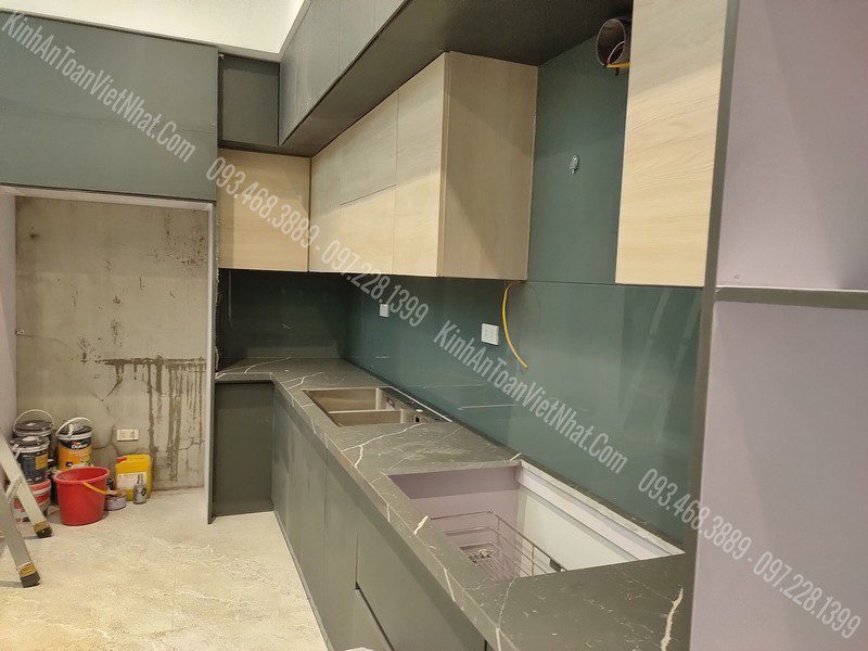 CTTB Kính Ốp Bếp Màu Ghi lắp đặt tại Phúc Xá - Ba Đình