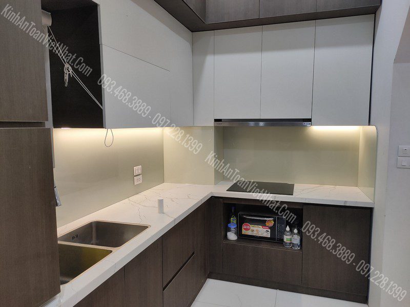 CTTB Kính Ốp Bếp Trắng Sữa lắp đặt tại Láng Hạ - Đống Đa
