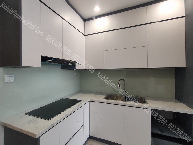 CTTB Kính Ốp Bếp Trắng Sữa lắp đặt tại Vạn Phúc - Hà Đông