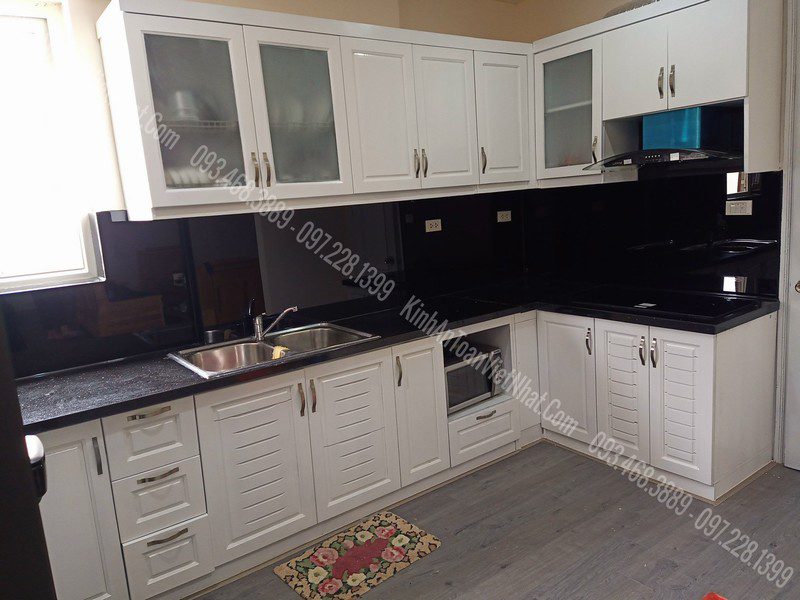 CTTB Kính Ốp Bếp Màu Đen lắp đặt tại Đồng Tâm - Hai Bà Trưng 