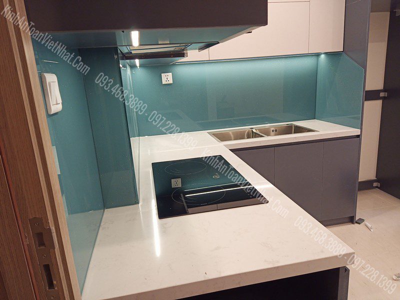 CTTB Kính Ốp Bếp Xanh Lơ thi công tại Phúc Lợi - Long Biên