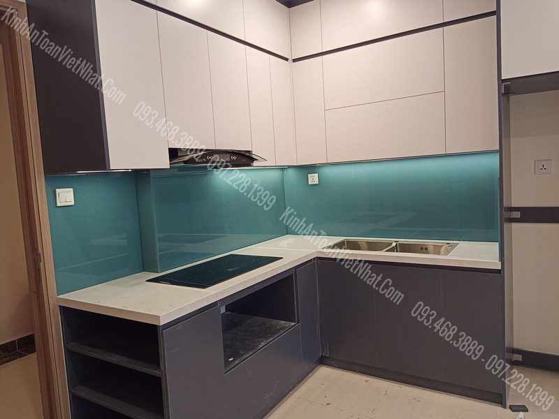 CTTB Kính Ốp Bếp Xanh Lơ thi công tại Phúc Lợi - Long Biên