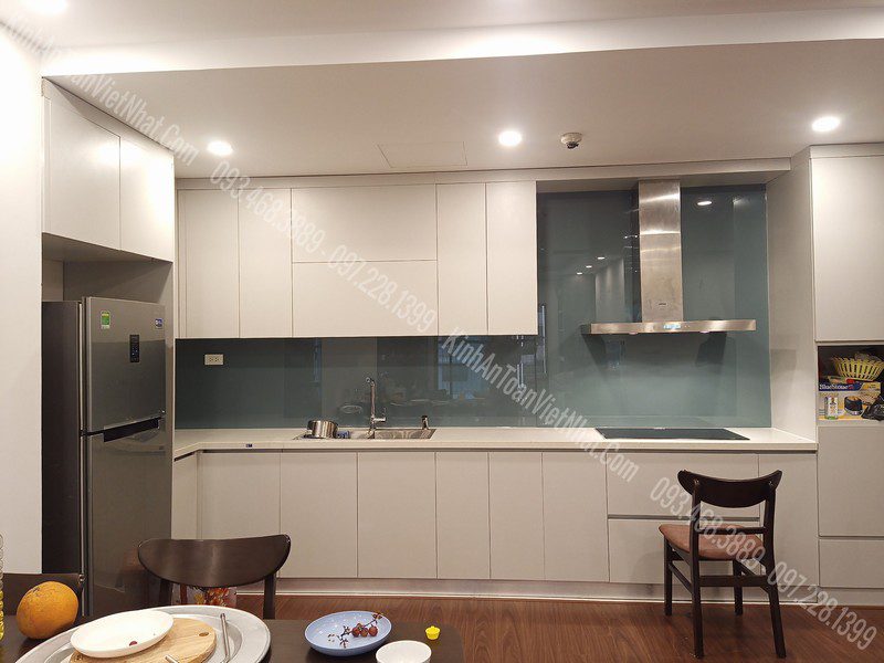 CTTB kính Ốp Bếp Màu Ghi lắp đặt tại Vạn Phúc - Thanh Trì