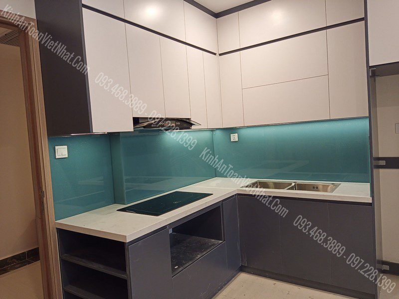 CTTB Kính Ốp Bếp Xanh Lơ thi công tại Phúc Lợi - Long Biên