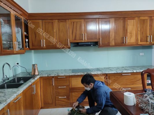 CTTB Kính Ốp Bếp Trắng Xanh lắp đặt tại Thanh Liệt - Thanh Trì