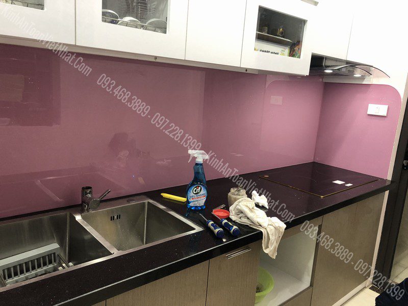 CTTB Kính Ốp Bếp Màu Hồng thi công tai Hàng Gai - Hoàn Kiếm 
