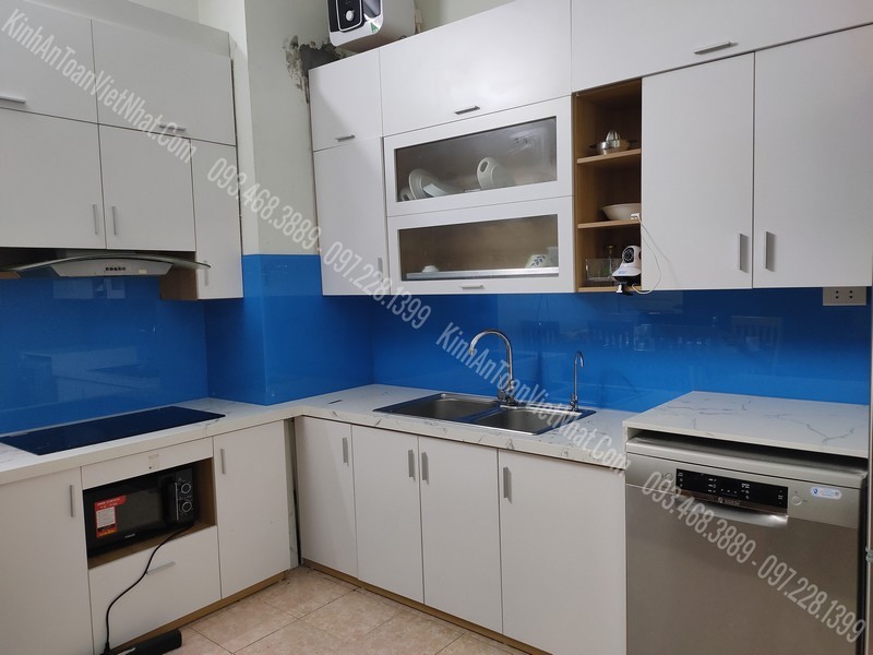 CTTB Kính Ốp Bếp Màu Xanh Dương lắp đặt tại Xuân La - Tây Hồ