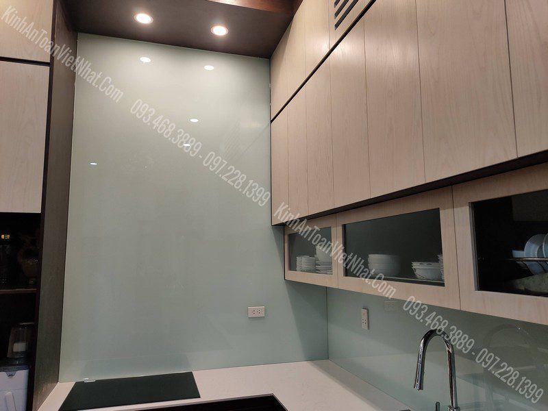 CTTB Kính Ốp Bếp Trắng Sữa thi công tại Phố Huế - Hai Bà Trưng