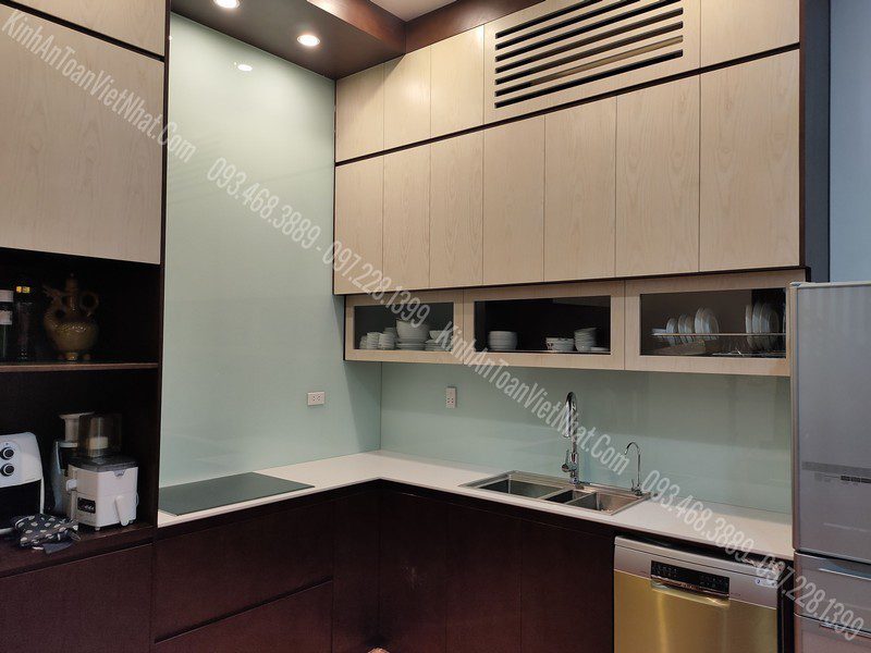 CTTB Kính Ốp Bếp Trắng Sữa thi công tại Phố Huế - Hai Bà Trưng 