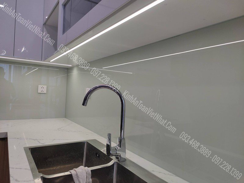 CTTB Kính Ốp Bếp Trắng Sữa thi công tại Tả Thanh Oai - Thanh Trì