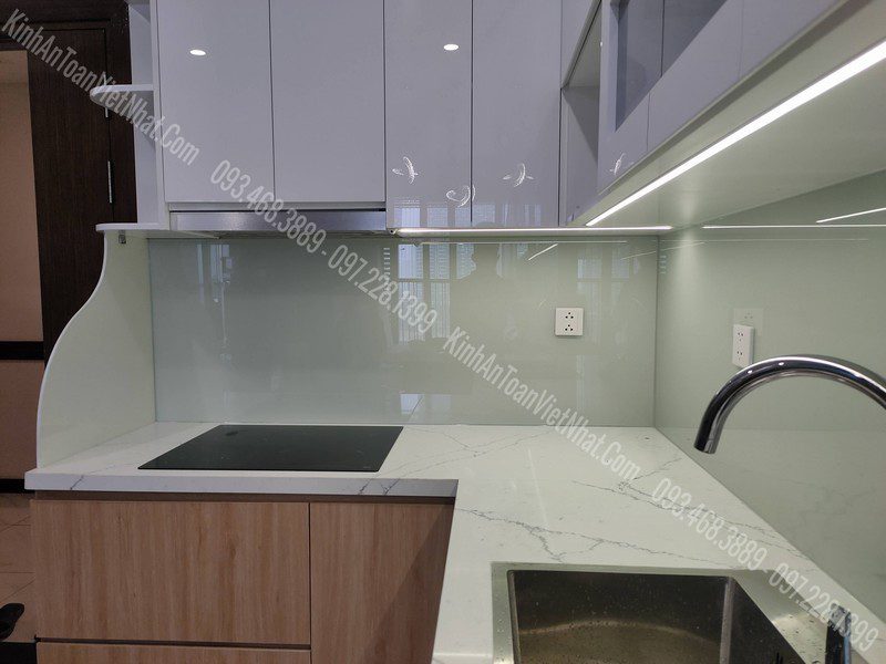 CTTB Kính Ốp Bếp Trắng Sữa thi công tại Tả Thanh Oai - Thanh Trì