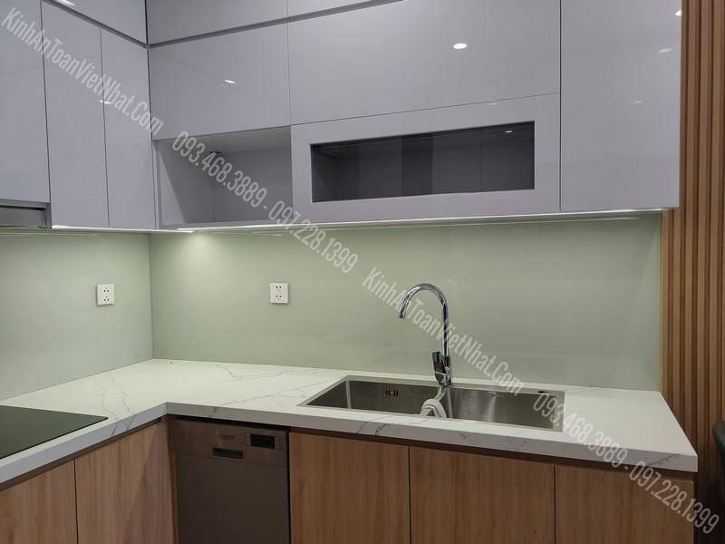 CTTB Kính Ốp Bếp Trắng Sữa thi công tại Tă Thanh Oai - Thanh Trì