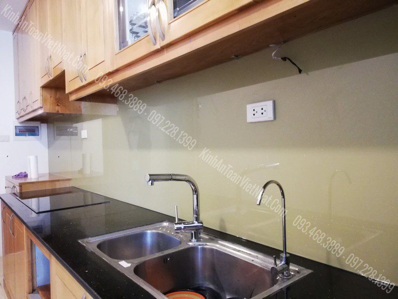 CTTB Kính Ốp Bếp Màu Kem lắp đặt tại Dai Mỗ - Từ Liêm