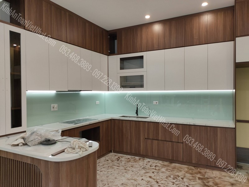 CTTB Kính Ốp Bếp Trắng Xanh lắp đặt tại Thuỵ Phương - Từ Liêm
