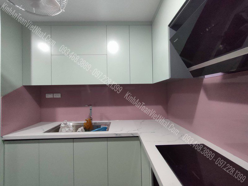 CTTB Kính Ốp Bếp Hồng Kim Sa lắp đặt tại Trúc Bạch - Ba Đình