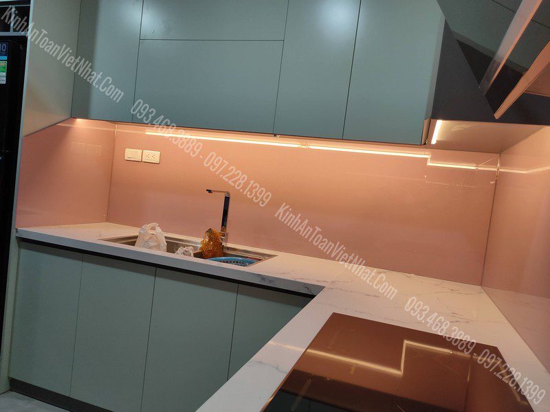 CTTB Kính Ốp Bếp Hồng Kim Sa lắp đặt tại Trúc Bạch - Ba Đình