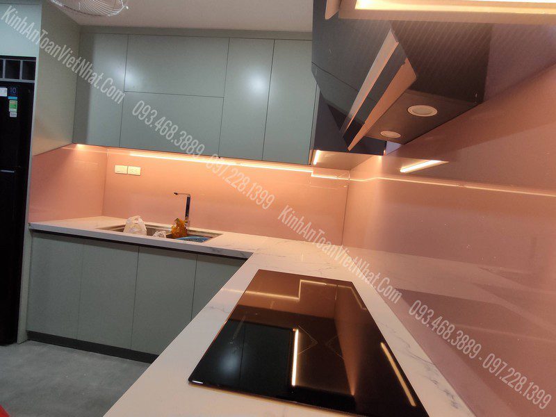 CTTB Kính Ốp Bếp Hồng Kim Sa lắp đặt tại Trúc Bạch - Ba Đình
