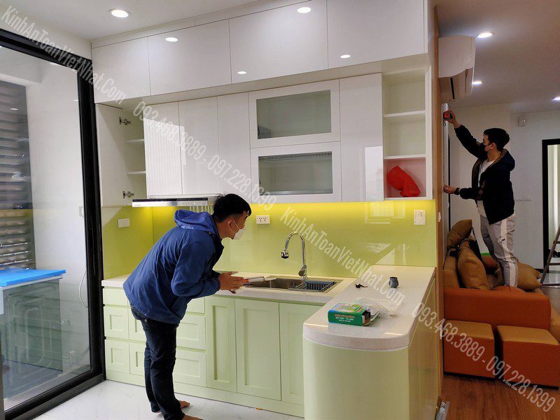 CTTB Kính Ốp Bếp Màu Kem thi công tại Láng Thượng - Đống Đa