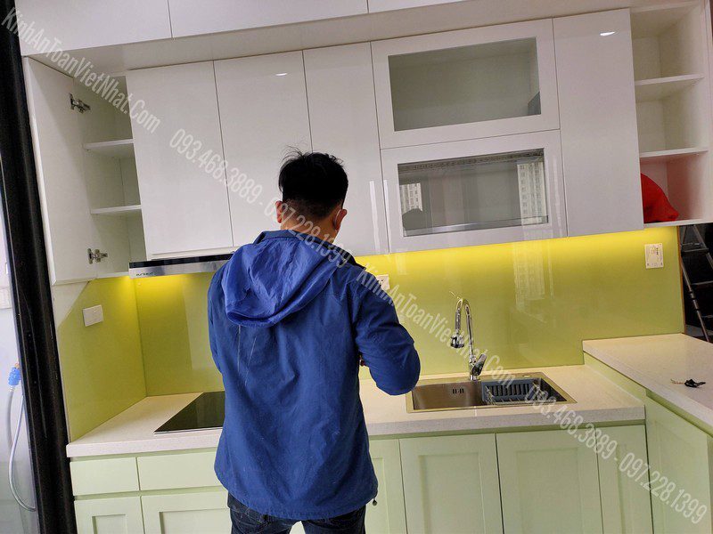 CTTB Kính Ốp Bếp Màu Kem thi công tại Láng Thượng - Đống Đa