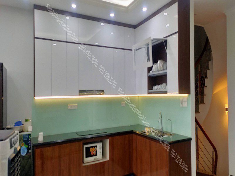 CTTB Kính Ốp Bếp Trắng Xanh lắp đặt tại Vính Phúc - Ba Đình