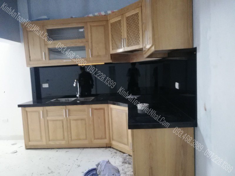 CTTB Kính Ốp Bếp Màu Đen lắp đặt tại Phú Lâm - Hà Đông 