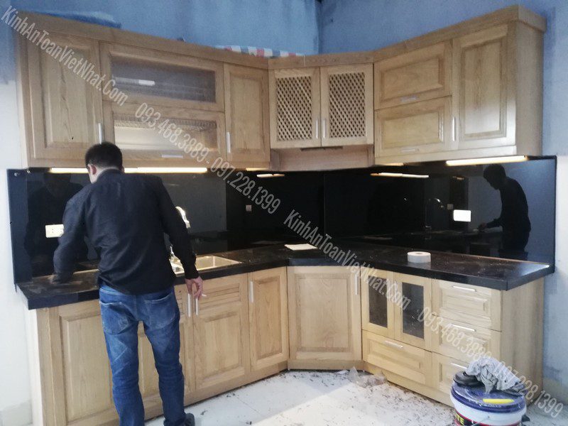 CTTB Kính Ốp Bếp Màu Đen lắp đặt tại Phú Lâm - Hà Đông 