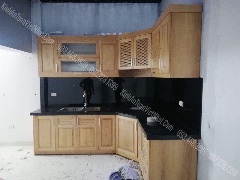 CTTB Kính Ốp Bếp Màu Đen lắp đặt tại Phú Lâm - Hà Đông 