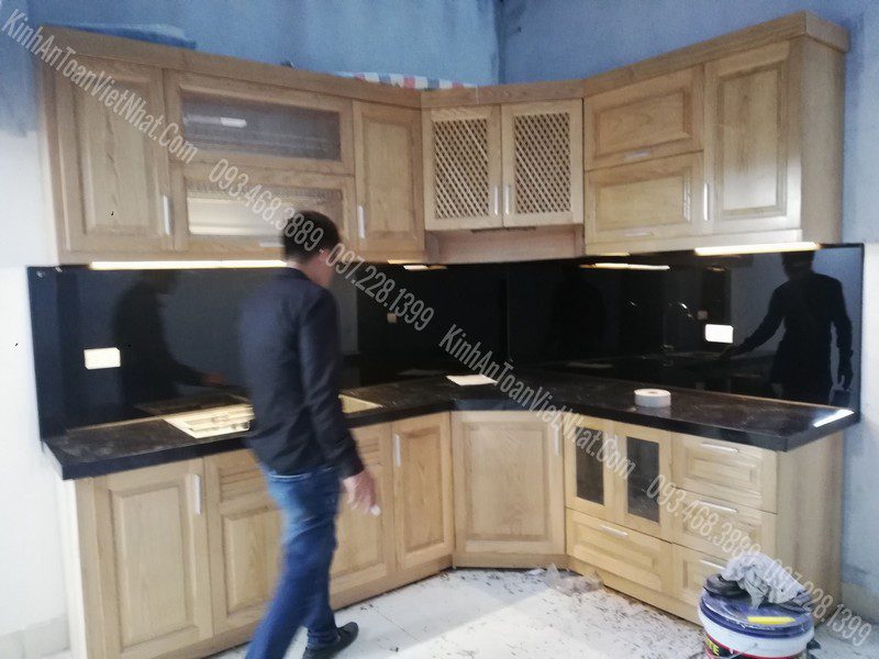 CTTB Kính Ốp Bếp Màu Đen lắp đặt tại Phú Lâm - Hà Đông 