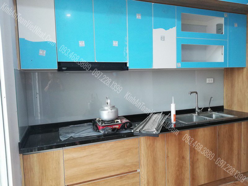 CTTB Kính Ốp Bếp Trắng sữa thi công tại Bùi Thị Xuân - Hai Bà Trưng 