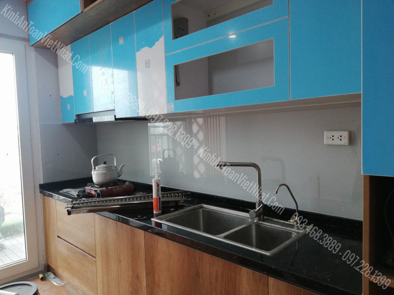 CTTB Kính Ốp Bếp Trắng sữa thi công tại Bùi Thị Xuân - Hai Bà Trưng 