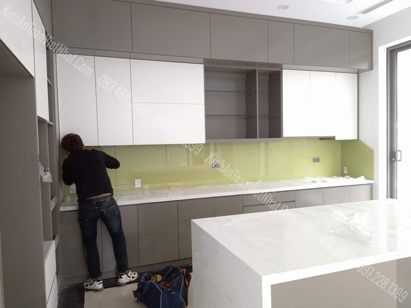 CTTB Kính Ốp Bếp Màu Kem thi công tại Trung Hoà - Cầu Giấy