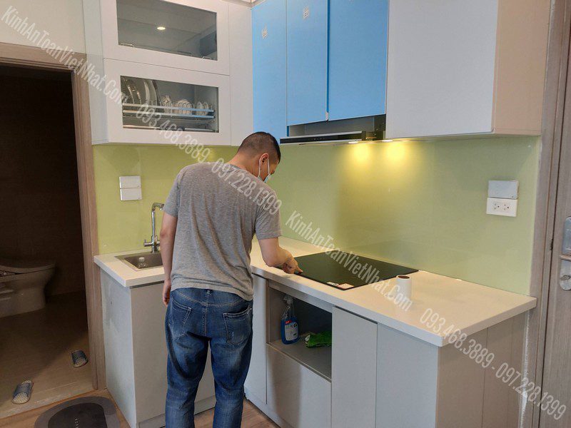 CTTB Kính Ốp Bếp Màu Kem lắp đặt tại Hàng Mã - Hoàn Kiếm