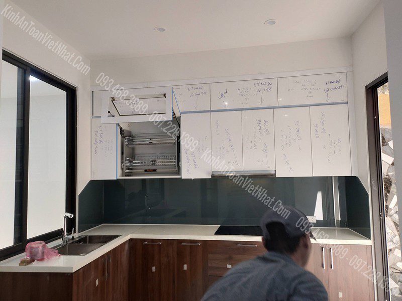CTTB Kính Ốp Bếp Màu Ghi lắp đặt tại Đức Thắng - Từ Liêm