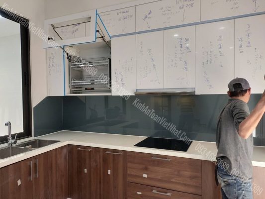 CTTB Kính Ốp Bếp Màu Ghi lắp đặt tại Đức Thắng - Từ Liêm