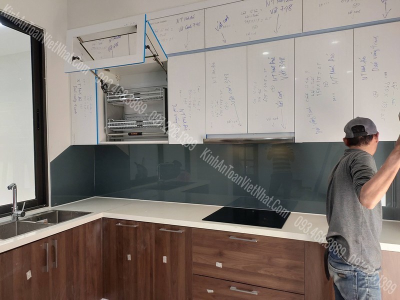 CTTB Kính Ốp Bếp Màu Ghi lắp đặt tại Đức Thắng - Từ Liêm